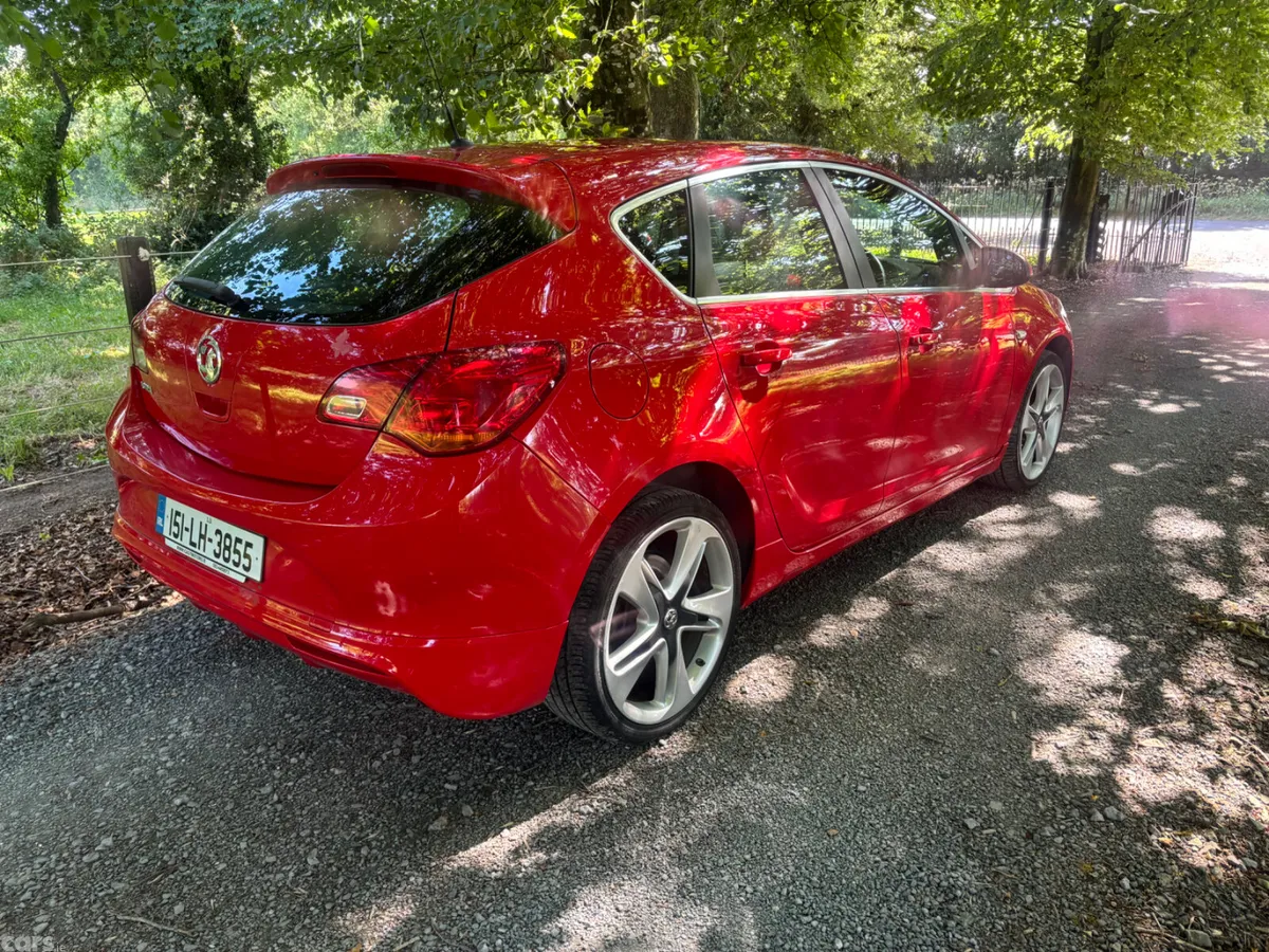 Opel Astra Hatchback, Diesel, 2015, Red