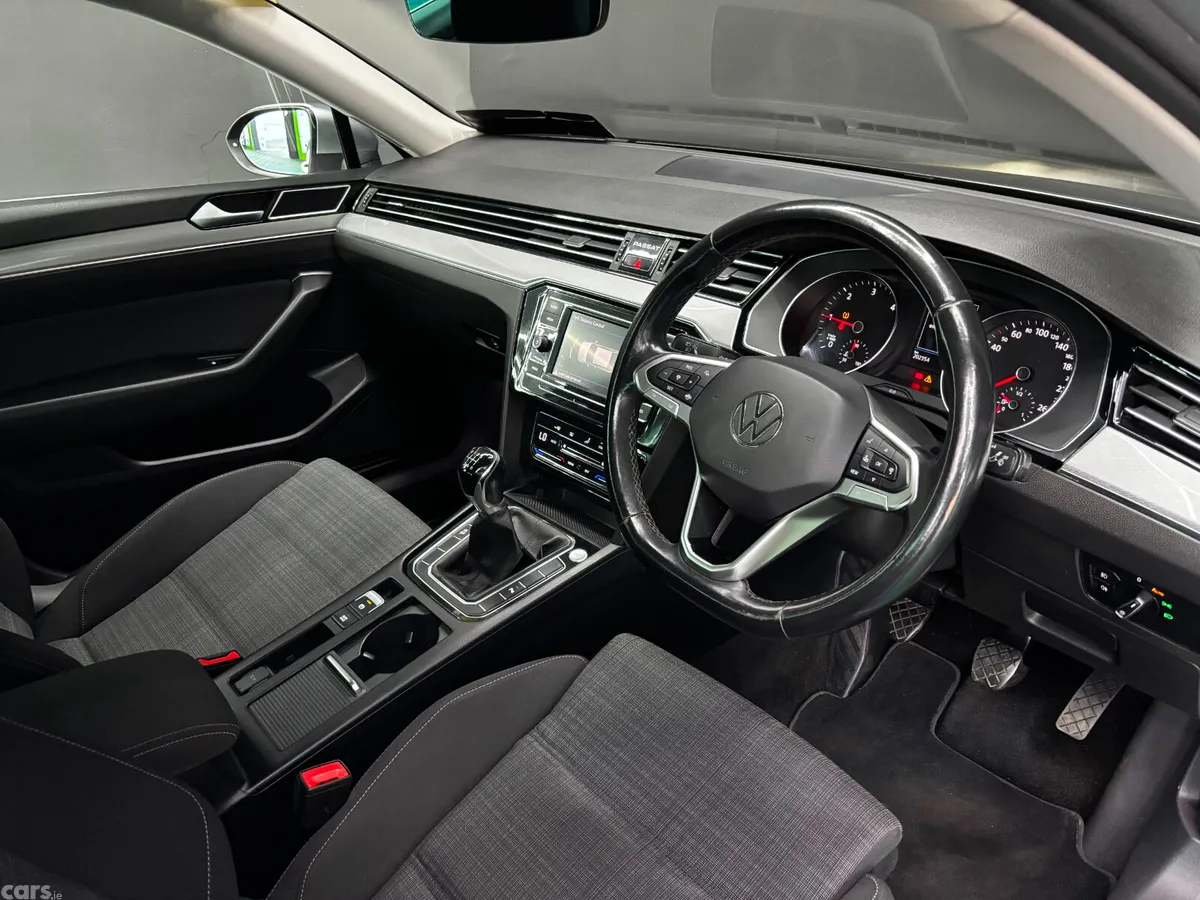Volkswagen Passat Saloon, Diesel, 2022, Grey