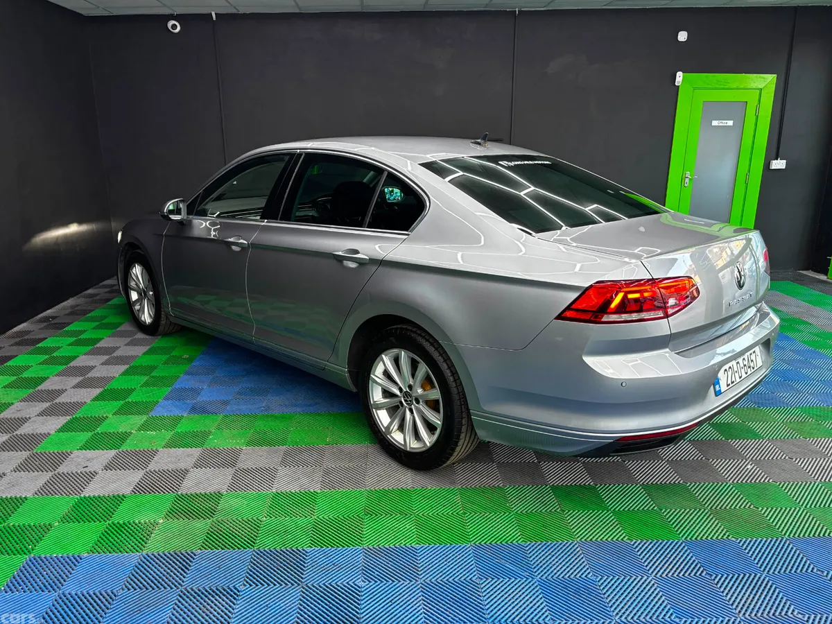 Volkswagen Passat Saloon, Diesel, 2022, Grey