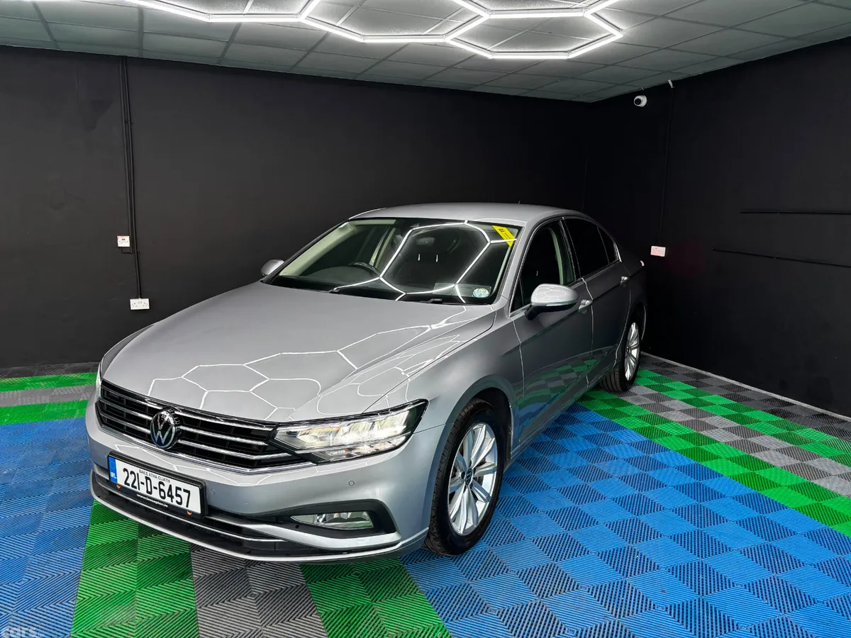 Volkswagen Passat Saloon, Diesel, 2022, Grey