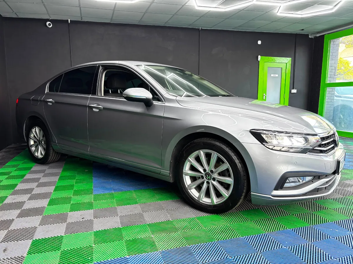 Volkswagen Passat Saloon, Diesel, 2022, Grey