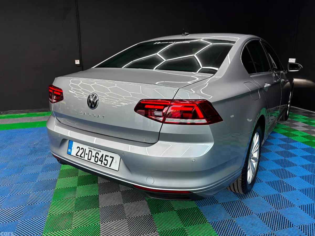 Volkswagen Passat Saloon, Diesel, 2022, Grey
