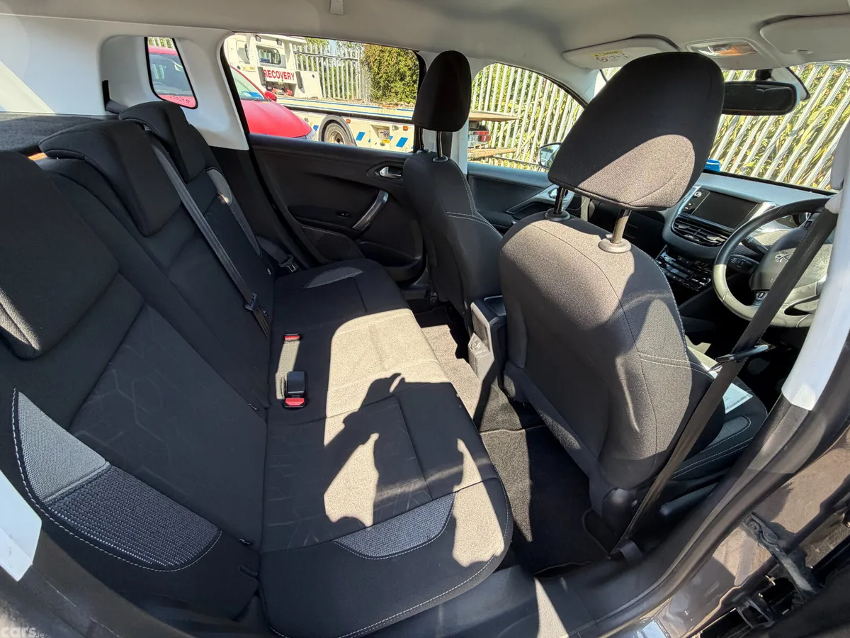 Peugeot 2008 Estate, Diesel, 2018, Grey