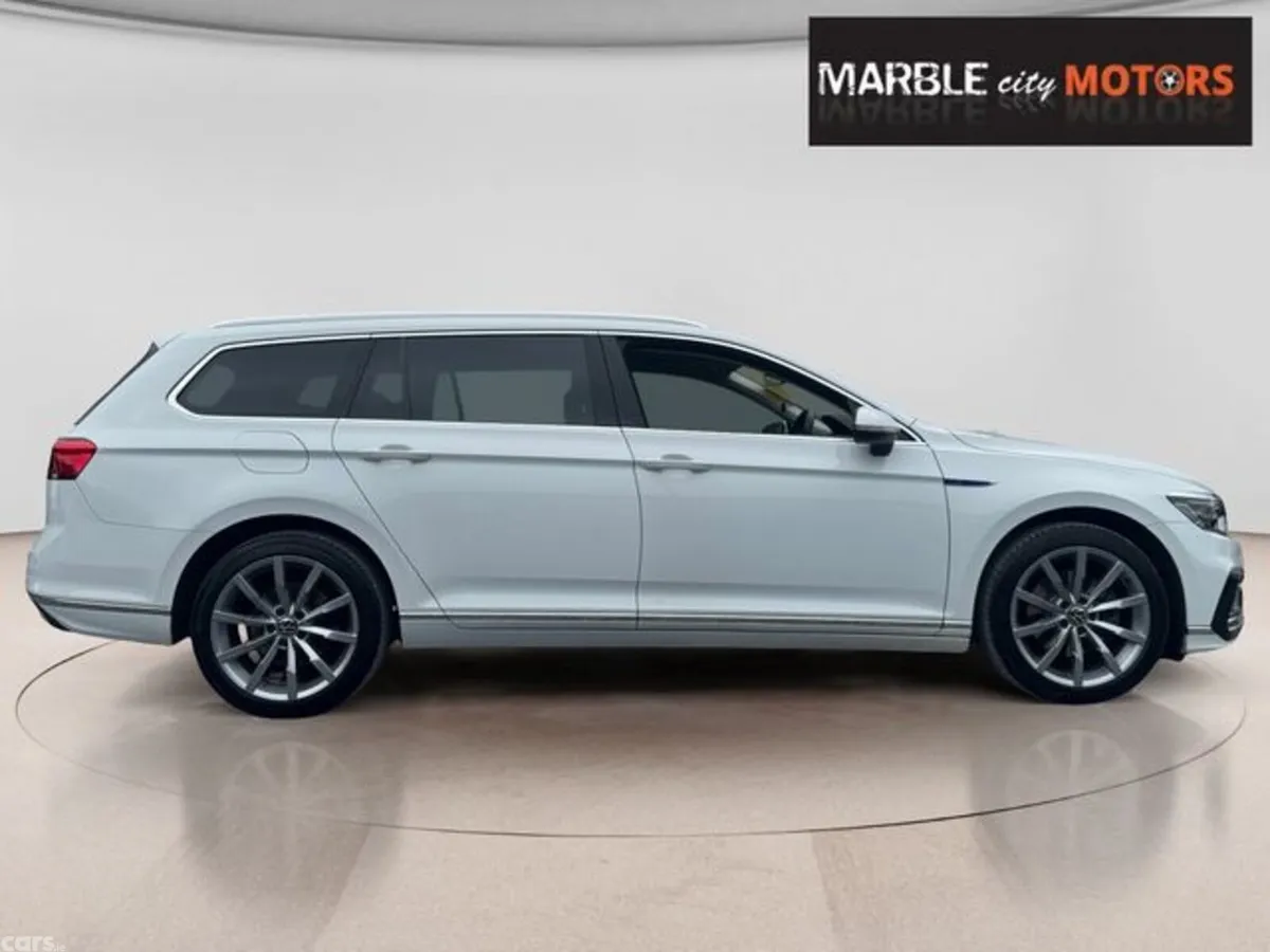 Volkswagen Passat Estate, Petrol Plug-in Hybrid, 2023, White