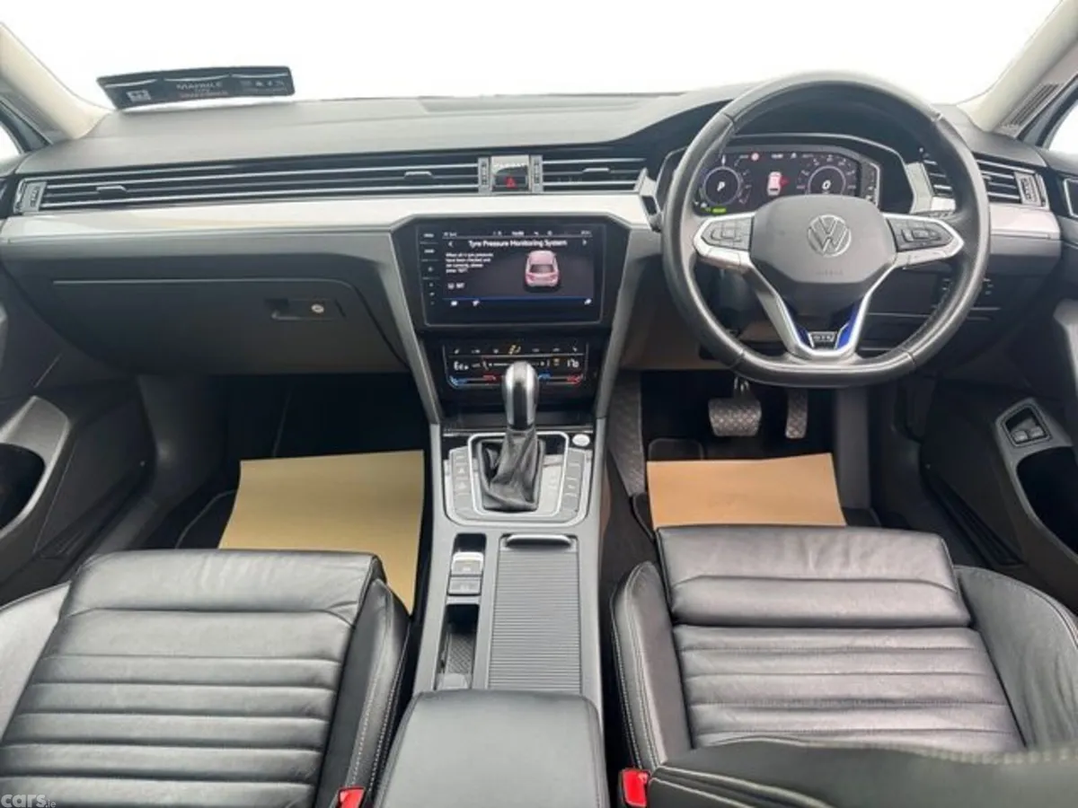 Volkswagen Passat Estate, Petrol Plug-in Hybrid, 2023, White