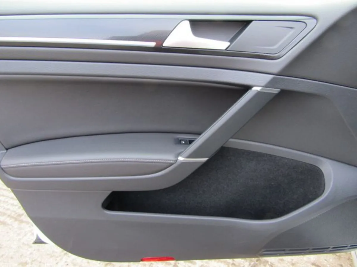 Volkswagen Golf Estate, Petrol, 2015, White