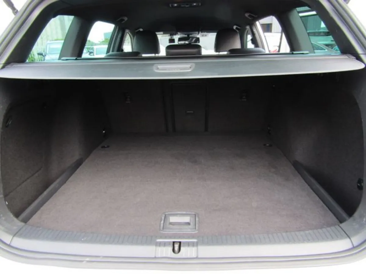 Volkswagen Golf Estate, Petrol, 2015, White