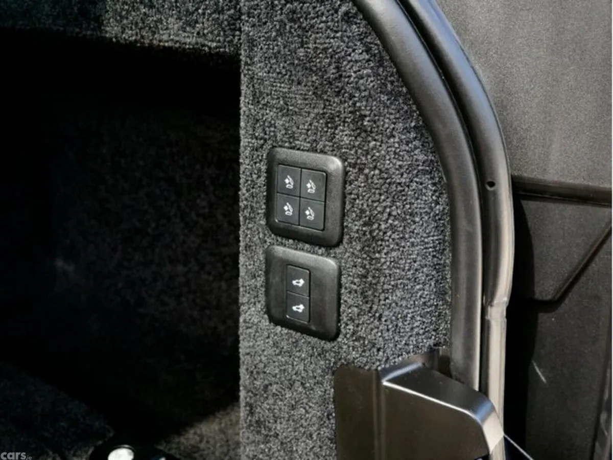Land Rover Range Rover SUV, Petrol Plug-in Hybrid, 2020, Black