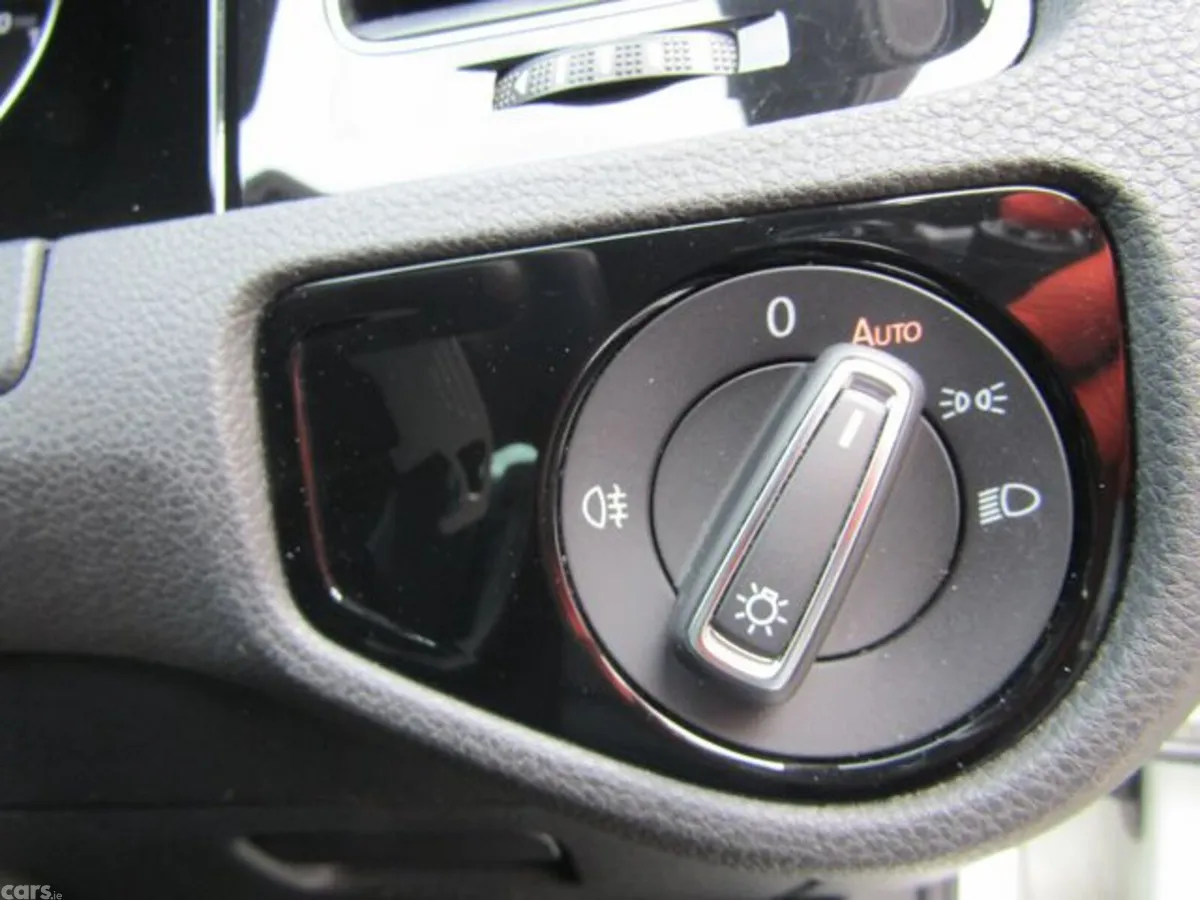 Volkswagen Golf Estate, Petrol, 2015, White