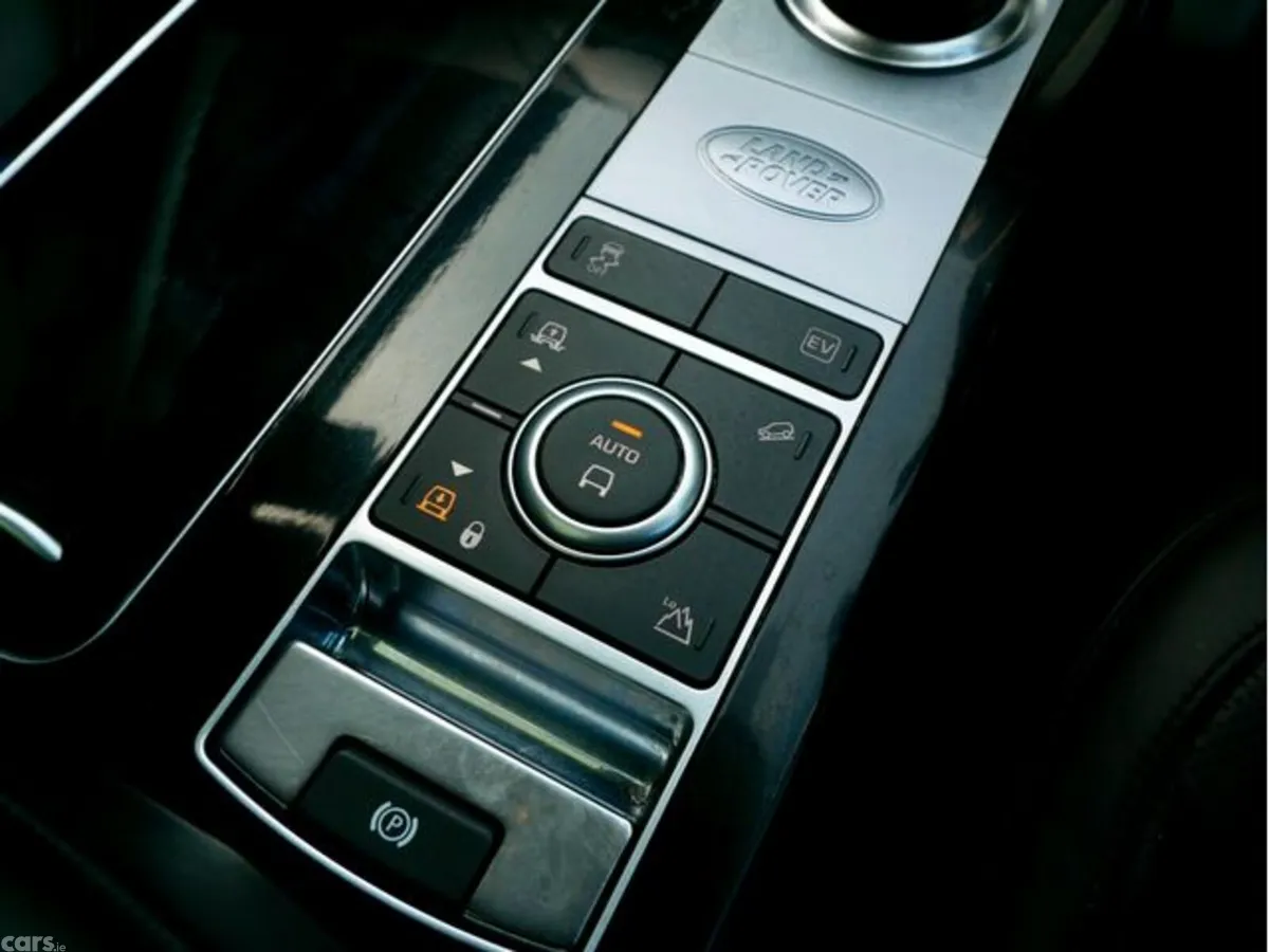 Land Rover Range Rover SUV, Petrol Plug-in Hybrid, 2020, Black