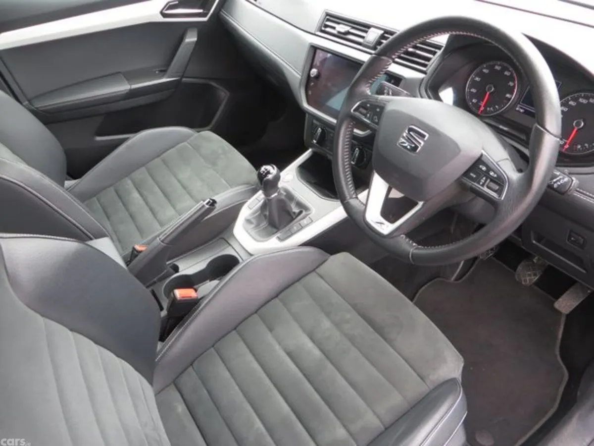 SEAT Arona Hatchback, Petrol, 2020, Grey