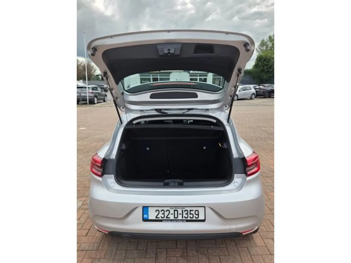 Renault Clio Hatchback, Petrol, 2023, Grey