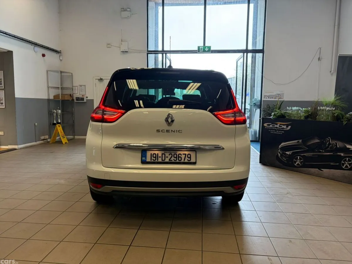 Renault Grand Scenic Hatchback, Petrol, 2019, White