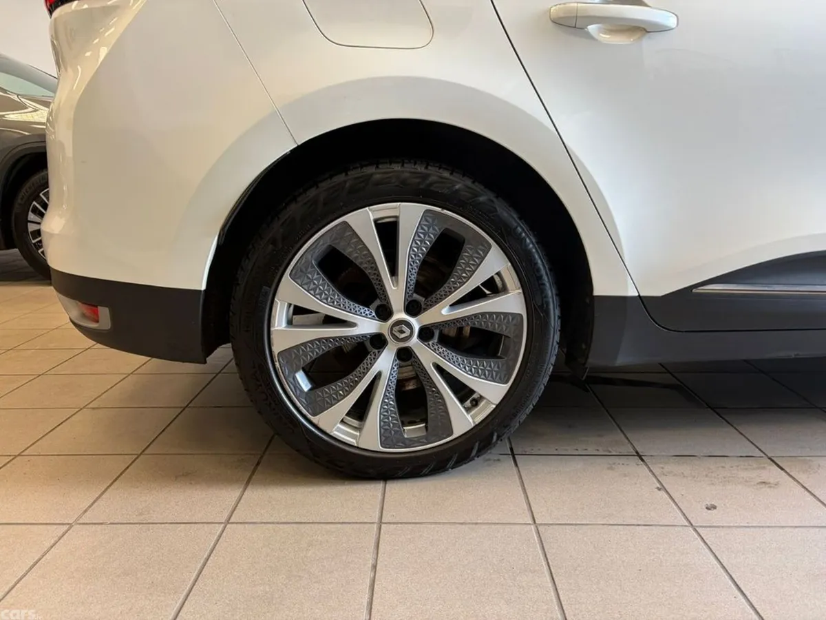 Renault Grand Scenic Hatchback, Petrol, 2019, White