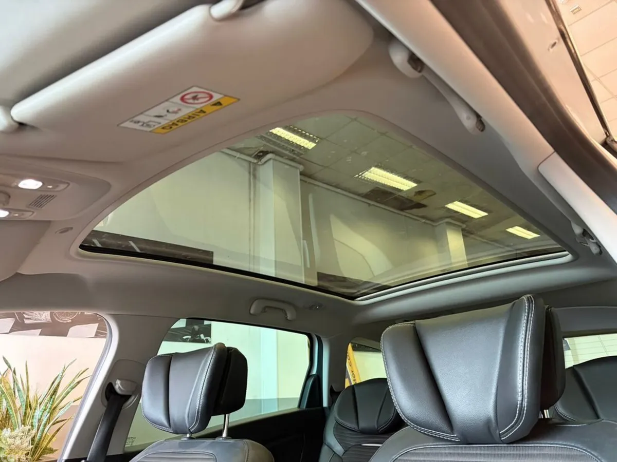 Renault Grand Scenic Hatchback, Petrol, 2019, White