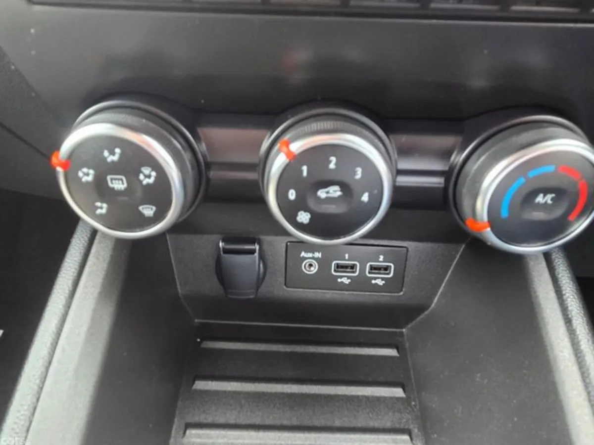 Renault Clio Hatchback, Petrol, 2023, Grey