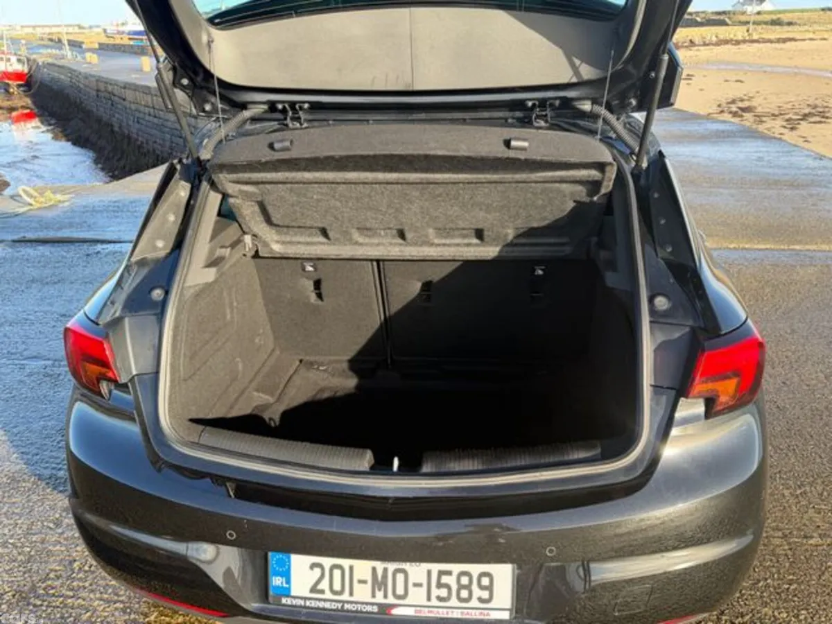 Vauxhall Astra Hatchback, Diesel, 2020, Black