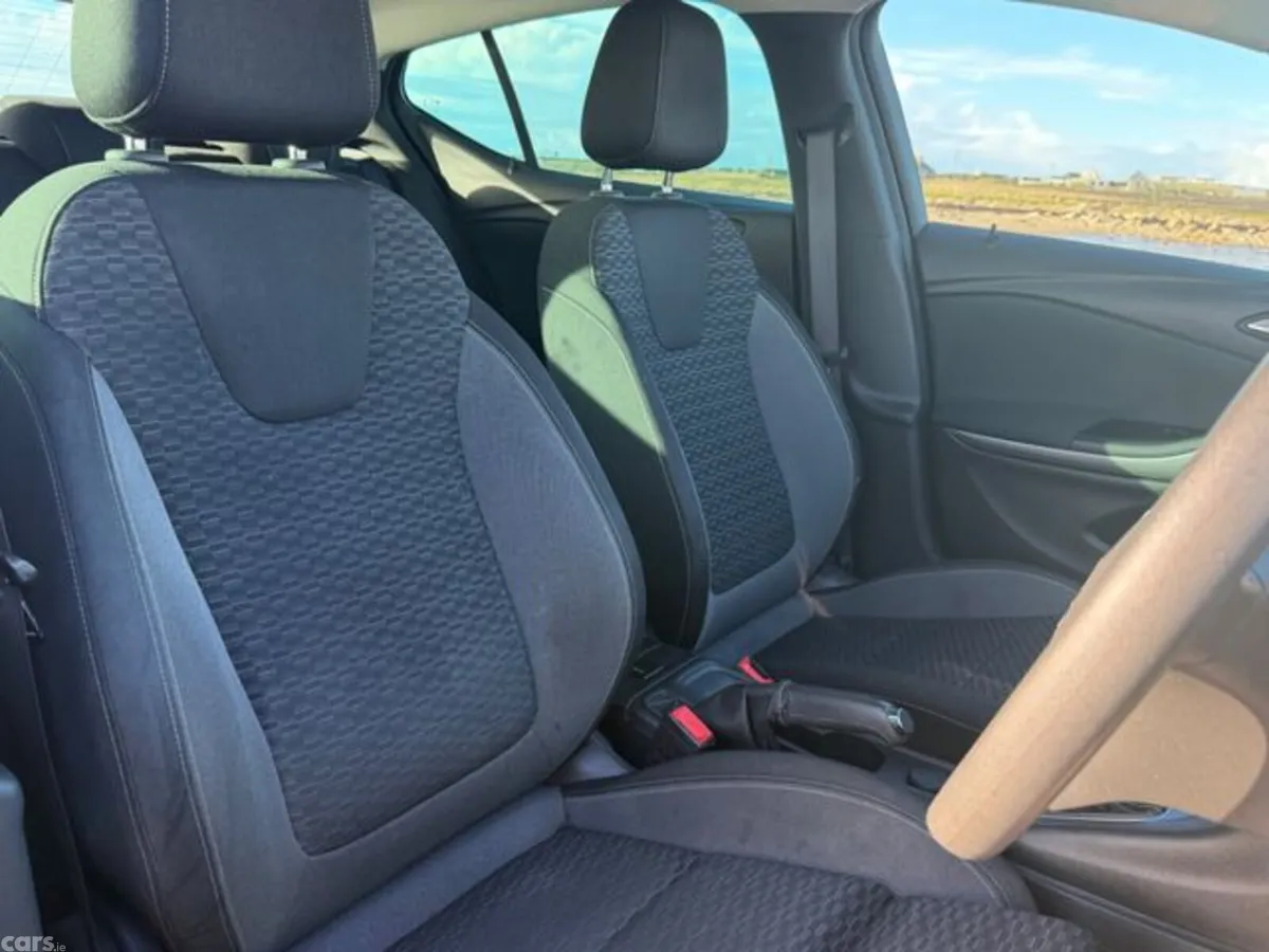 Vauxhall Astra Hatchback, Diesel, 2020, Black