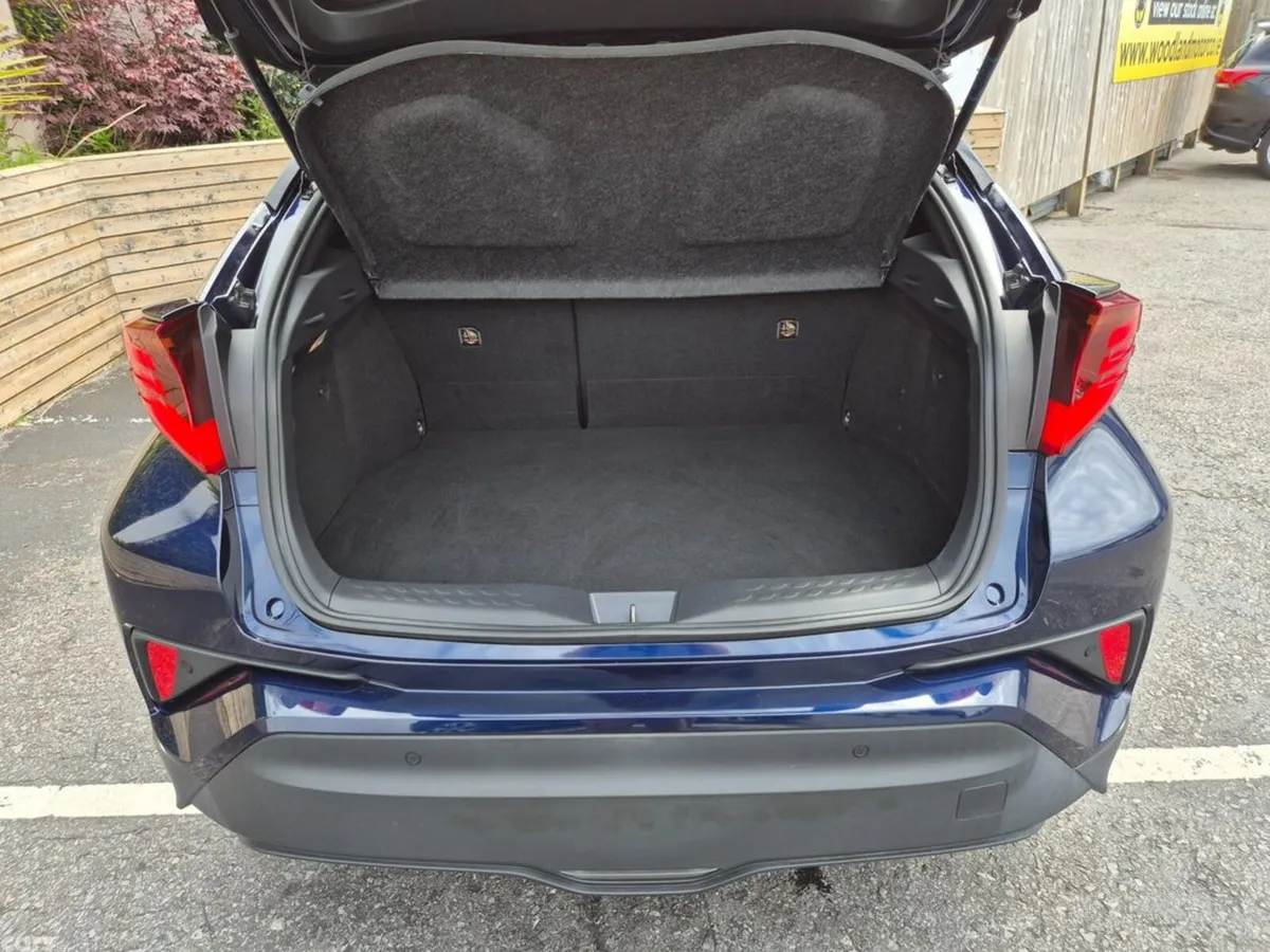 Toyota C-HR SUV, Petrol Hybrid, 2021, Blue