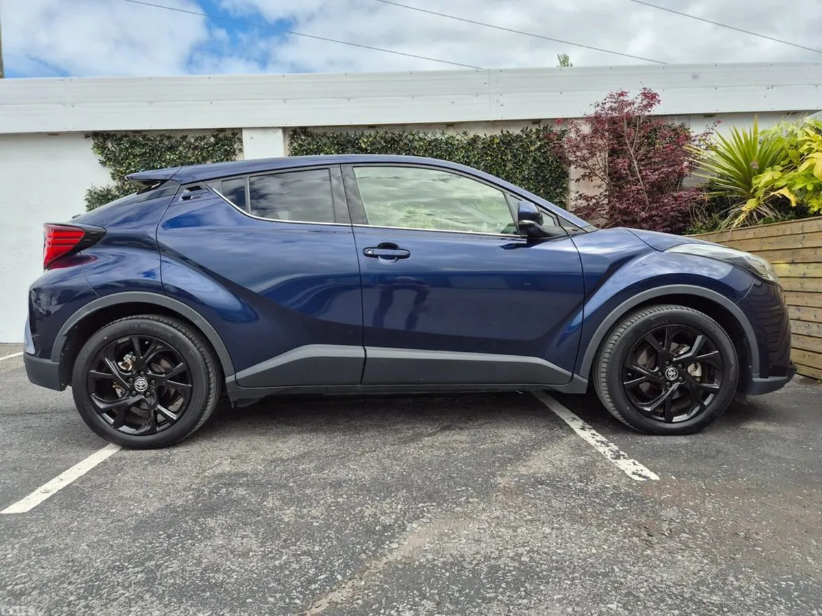 Toyota C-HR SUV, Petrol Hybrid, 2021, Blue