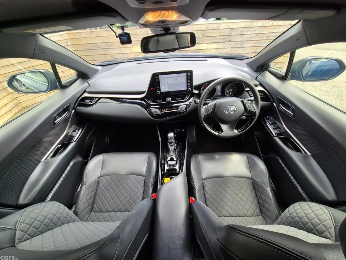 Toyota C-HR SUV, Petrol Hybrid, 2021, Blue