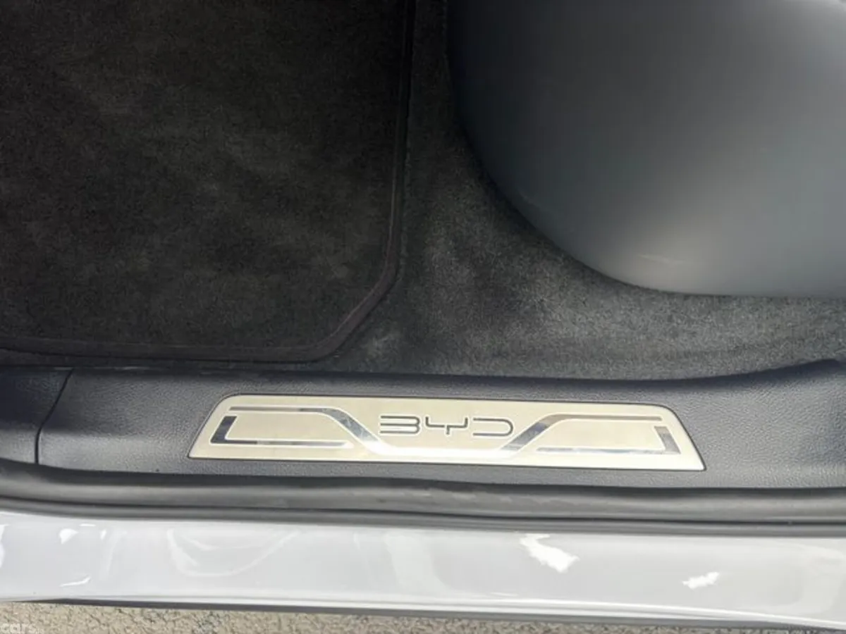 BYD SEAL U SUV, Petrol Plug-in Hybrid, 2026, White