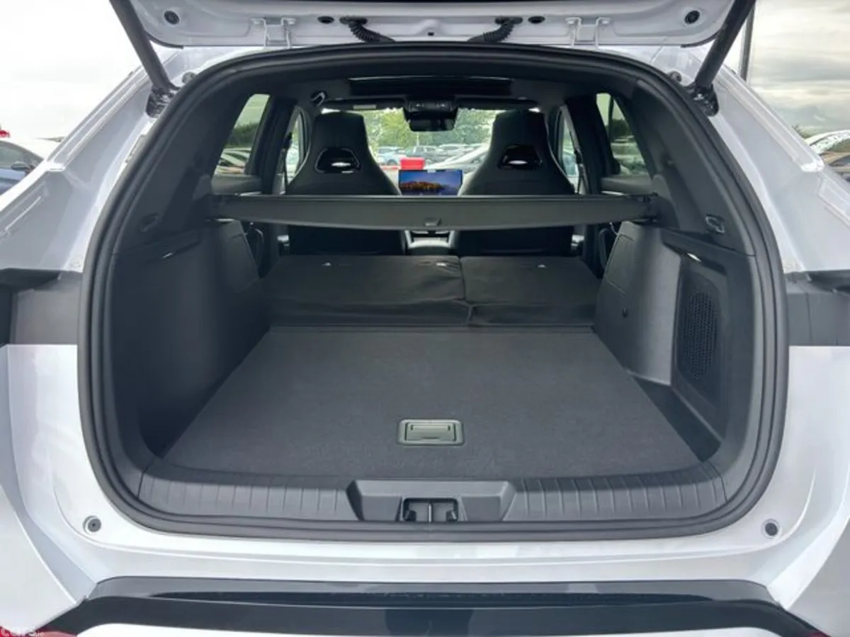 BYD SEAL U SUV, Petrol Plug-in Hybrid, 2026, White