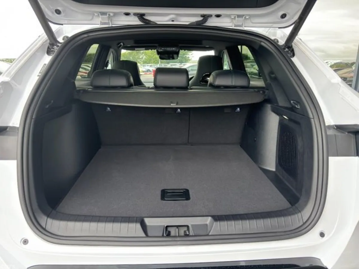 BYD SEAL U SUV, Petrol Plug-in Hybrid, 2026, White