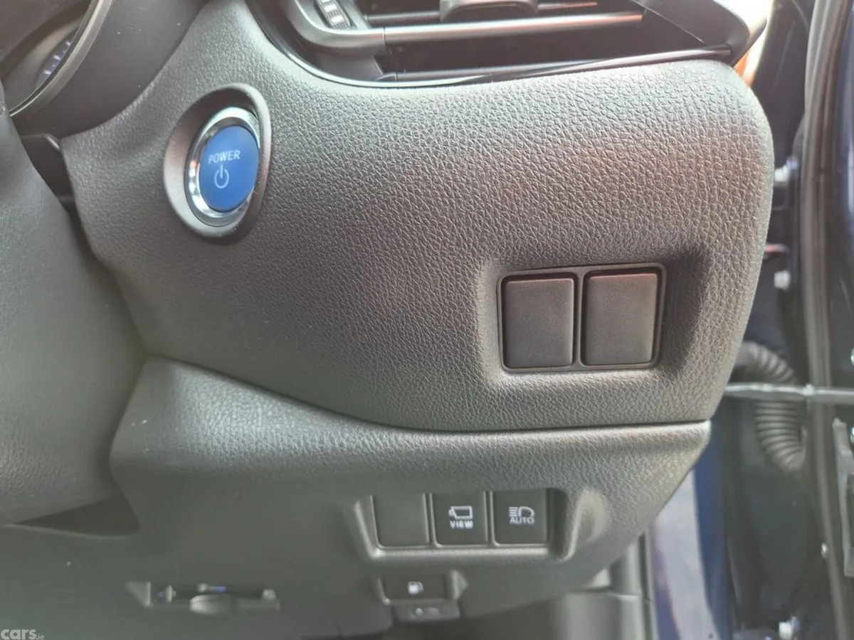 Toyota C-HR SUV, Petrol Hybrid, 2021, Blue