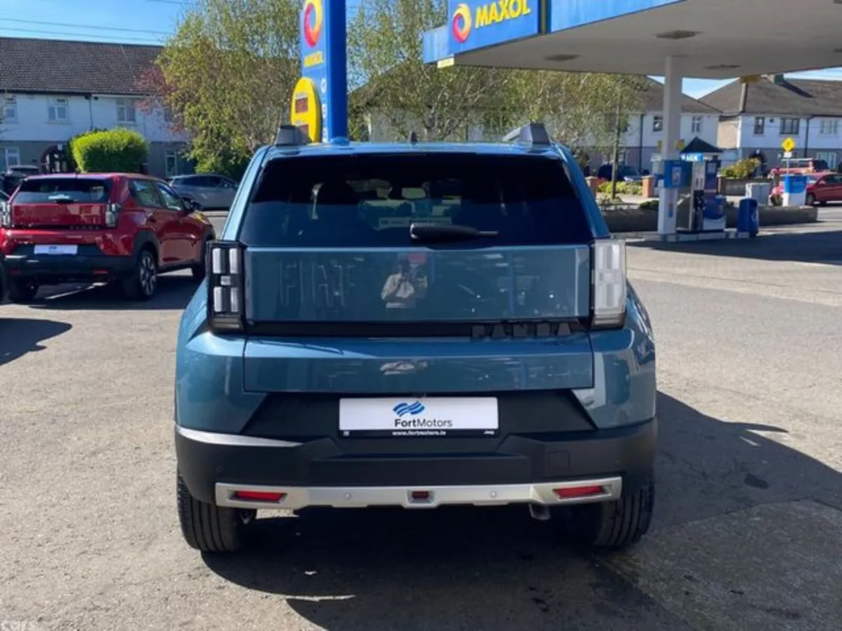 Fiat Grande Panda SUV, Petrol Hybrid, 2027, Blue
