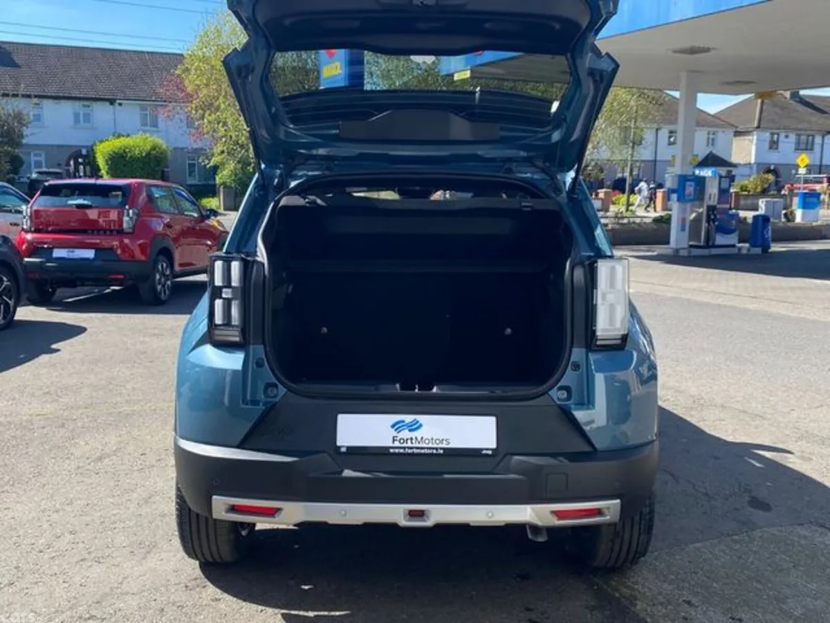 Fiat Grande Panda SUV, Petrol Hybrid, 2027, Blue