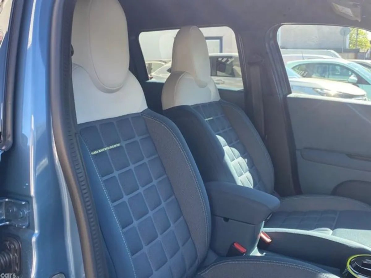 Fiat Grande Panda SUV, Petrol Hybrid, 2027, Blue