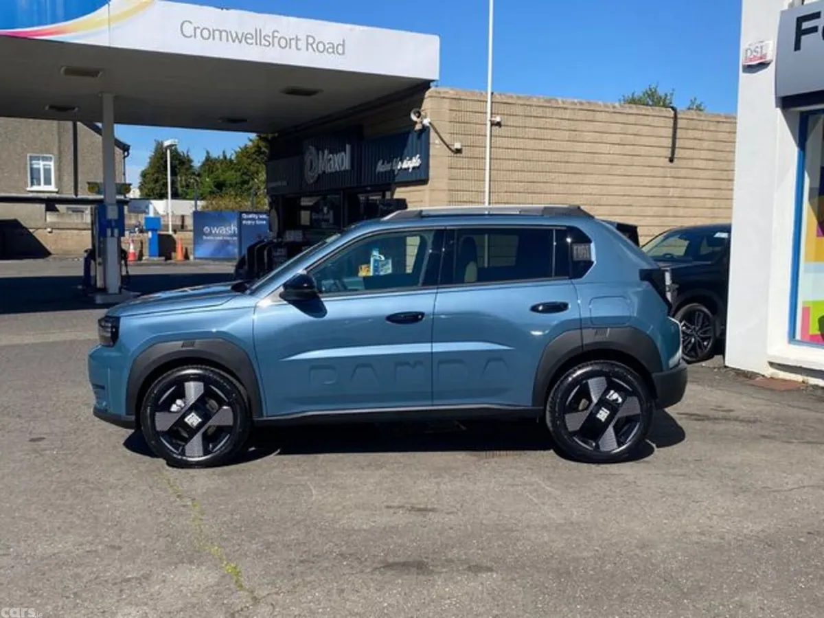 Fiat Grande Panda SUV, Petrol Hybrid, 2027, Blue