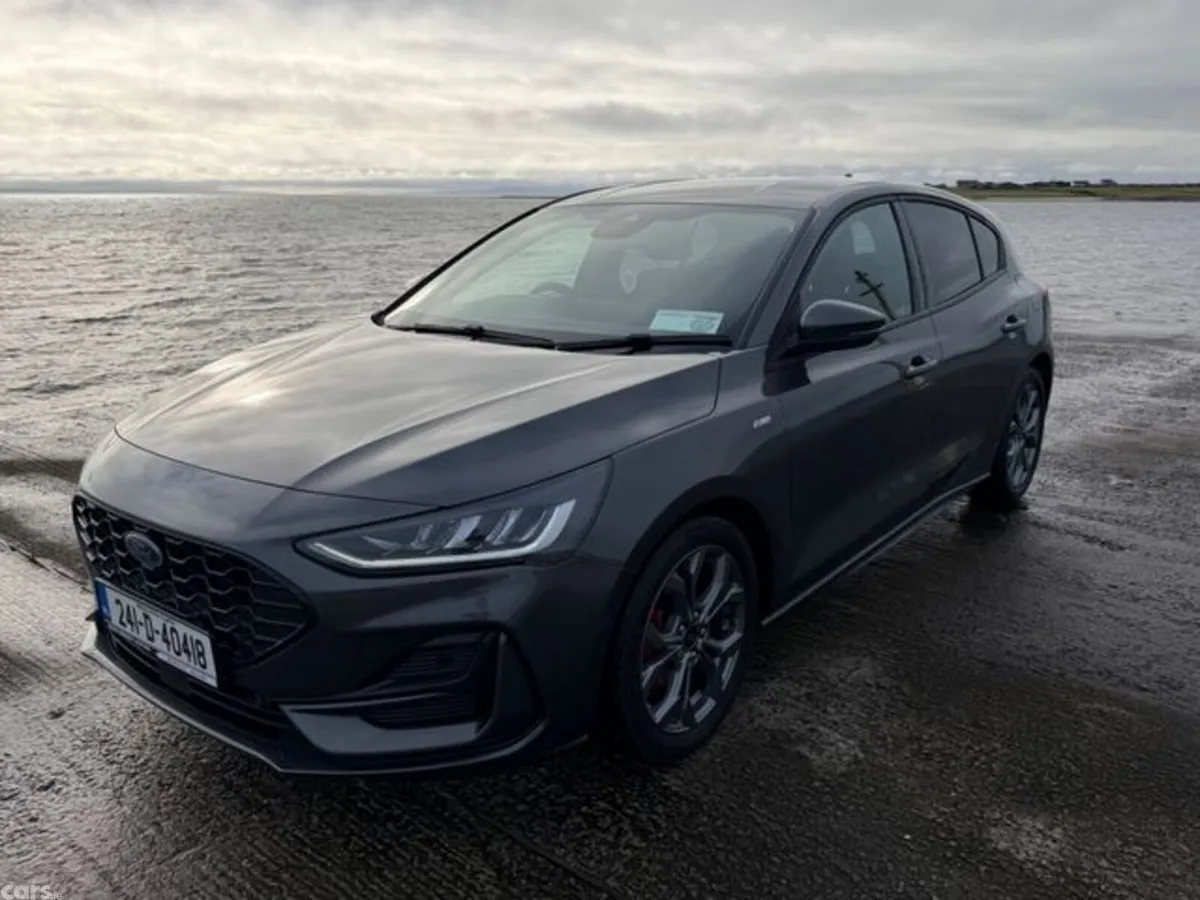 Ford Focus Hatchback, Petrol, 2024, Grey