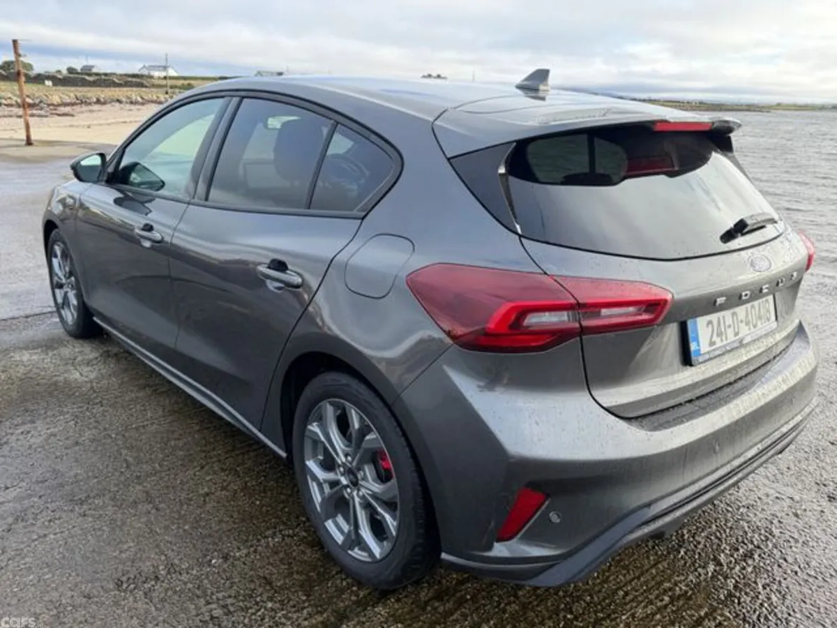 Ford Focus Hatchback, Petrol, 2024, Grey