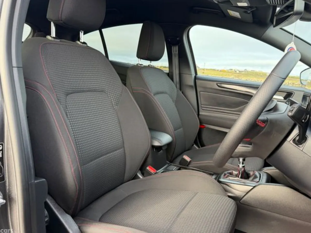 Ford Focus Hatchback, Petrol, 2024, Grey