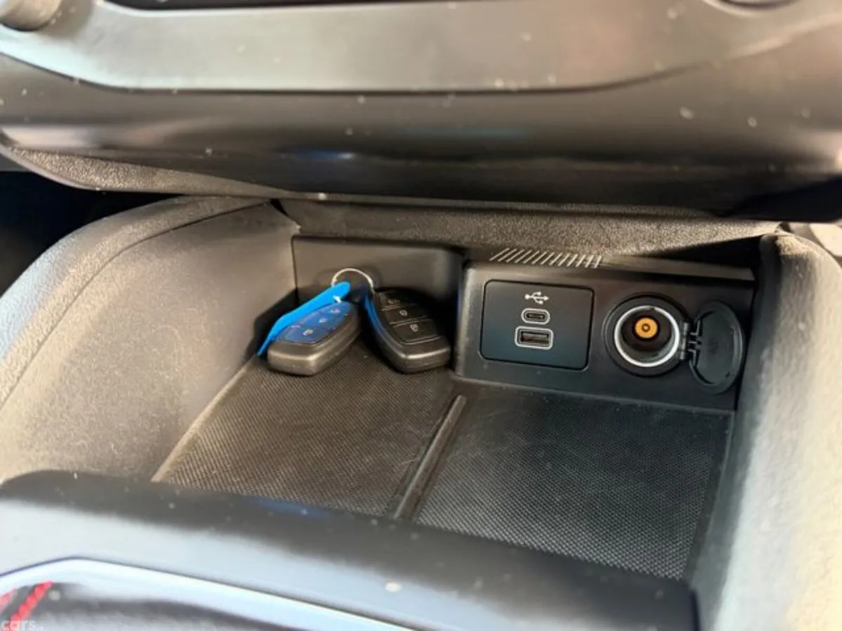 Ford Focus Hatchback, Petrol, 2024, Grey
