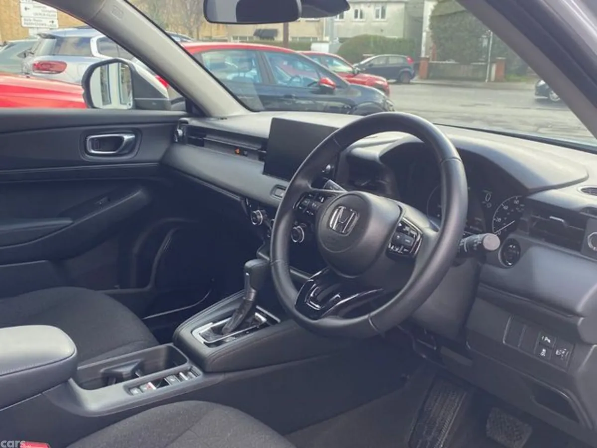 Honda HR-V Hatchback, Petrol Hybrid, 2025, White