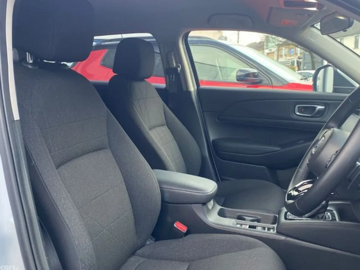 Honda HR-V Hatchback, Petrol Hybrid, 2025, White