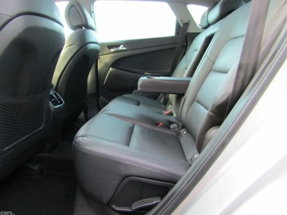 Hyundai Tucson SUV, Diesel, 2016, Silver