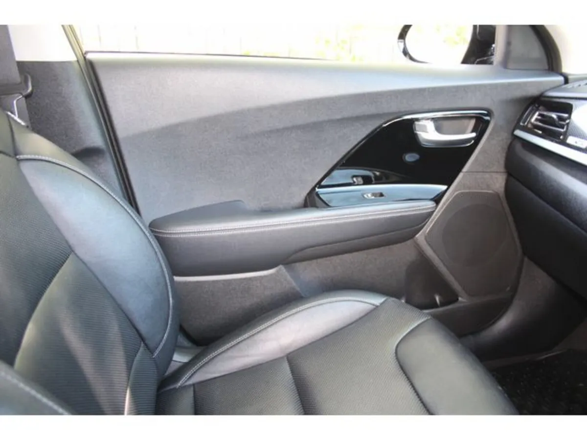 Kia Niro Estate, Petrol Hybrid, 2022, Black