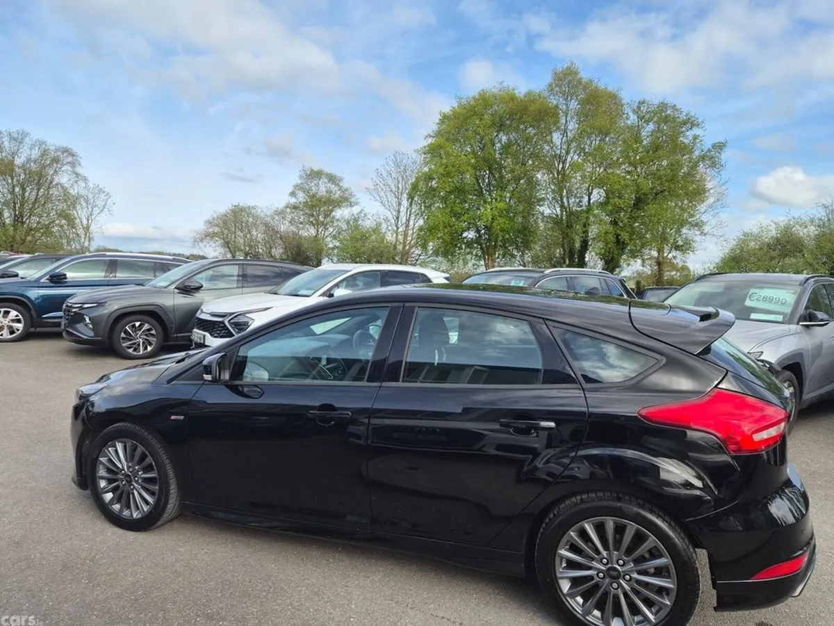 Ford Focus Hatchback, Petrol, 2017, Black