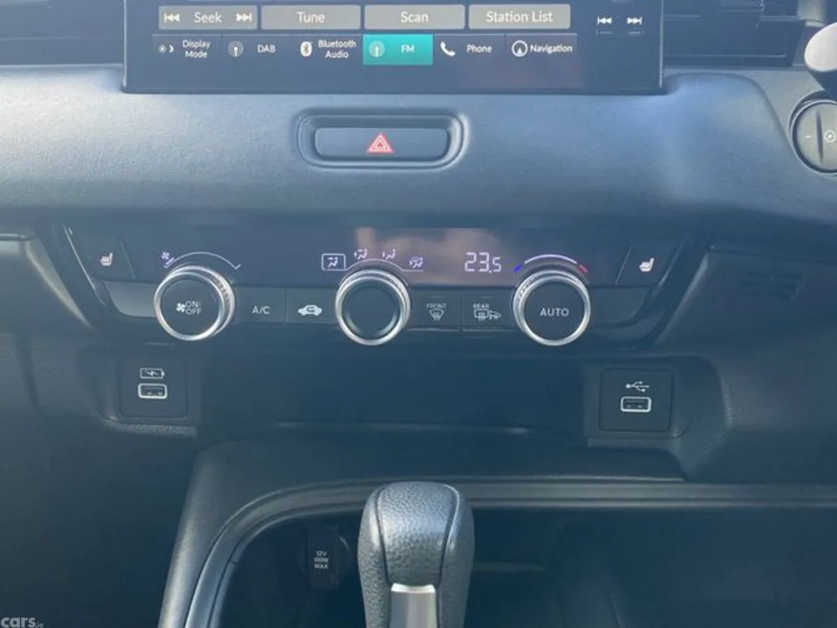 Honda HR-V Hatchback, Petrol Hybrid, 2022, White