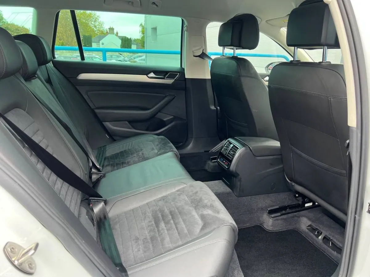 Volkswagen Passat Estate, Diesel, 2019, White