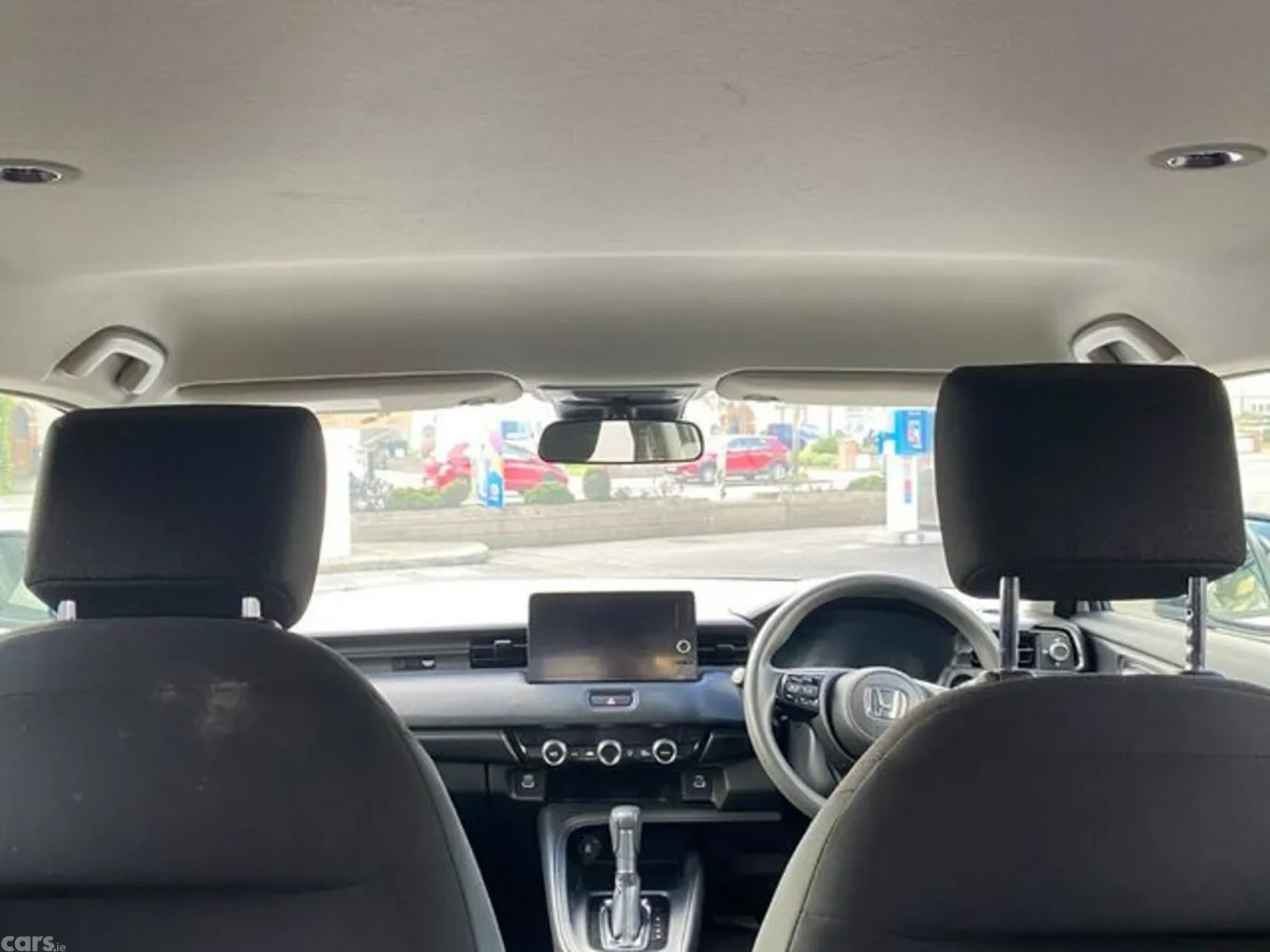 Honda HR-V Hatchback, Petrol Hybrid, 2022, White