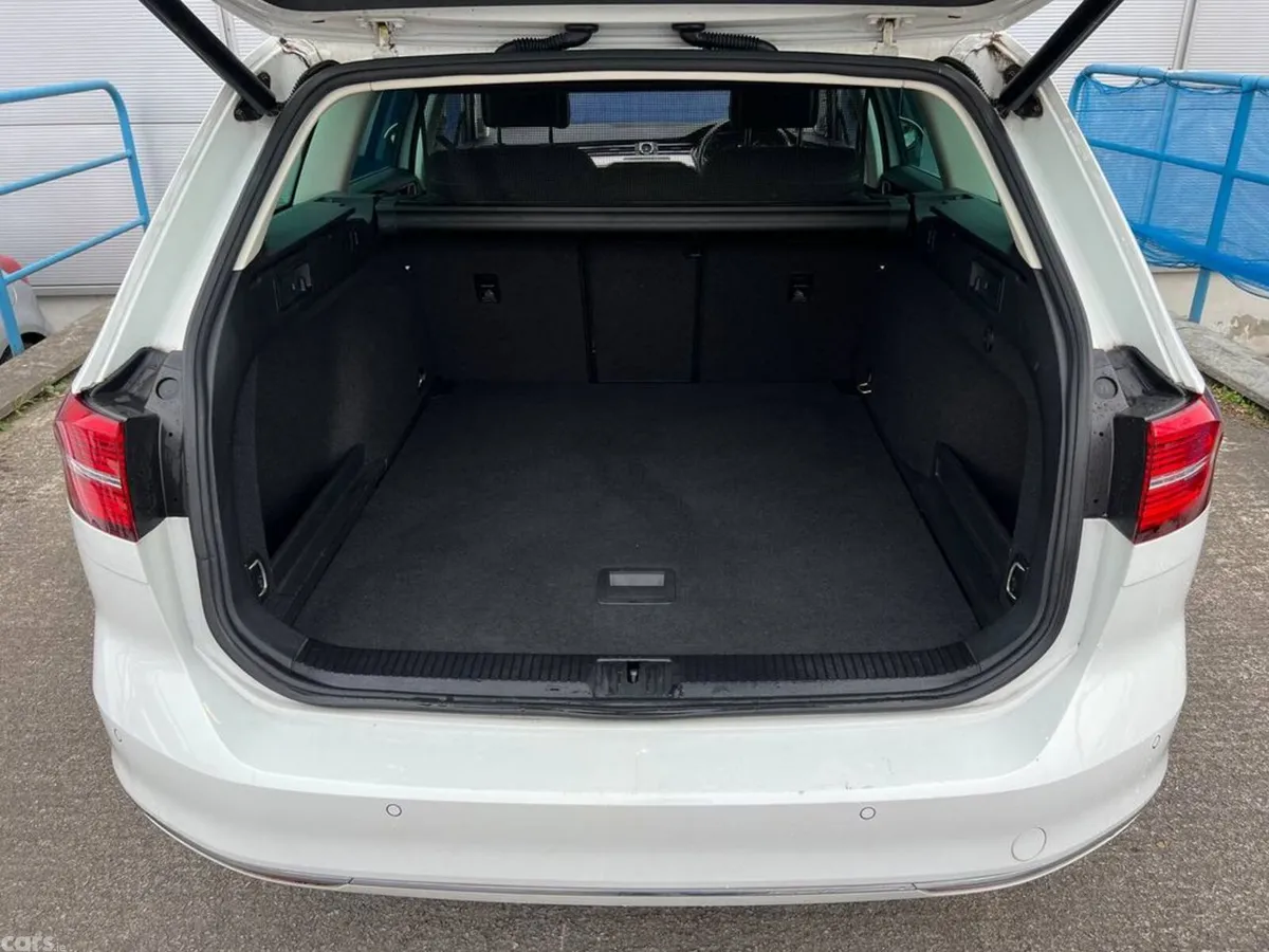 Volkswagen Passat Estate, Diesel, 2019, White
