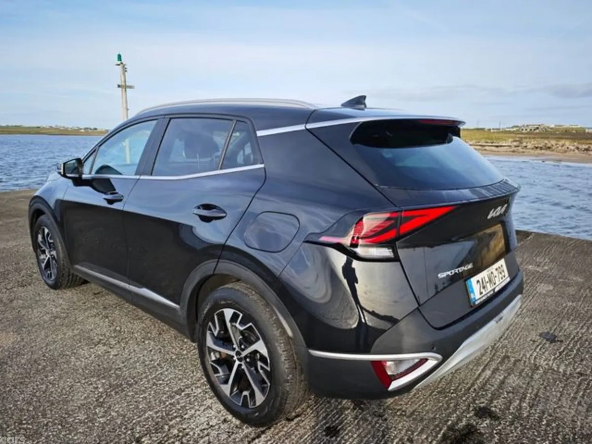 Kia Sportage MPV, Diesel Hybrid, 2024, Black