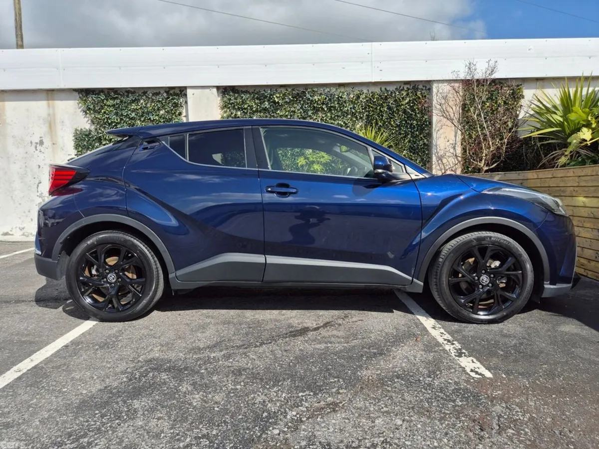 Toyota C-HR SUV, Petrol Hybrid, 2021, Blue