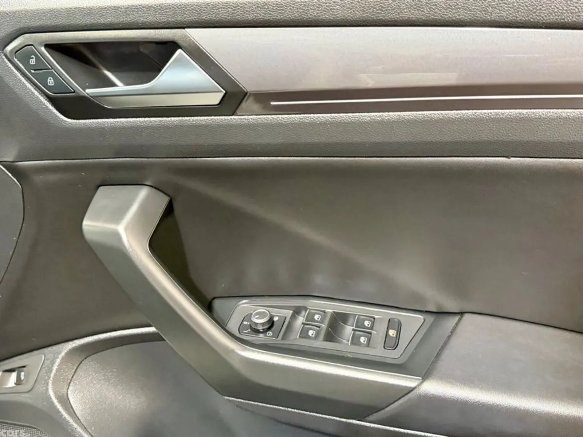 Volkswagen T-Roc SUV, Diesel, 2020, White
