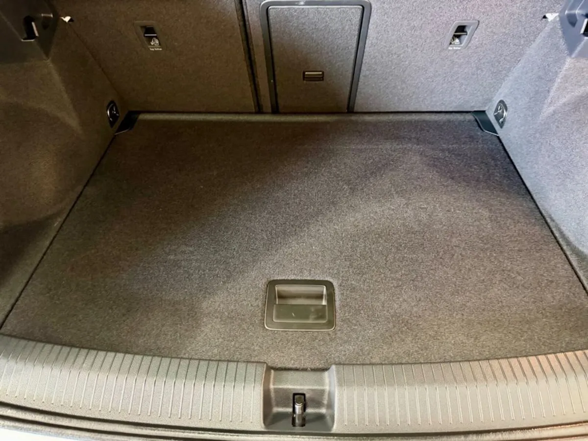 Volkswagen T-Roc SUV, Diesel, 2020, White